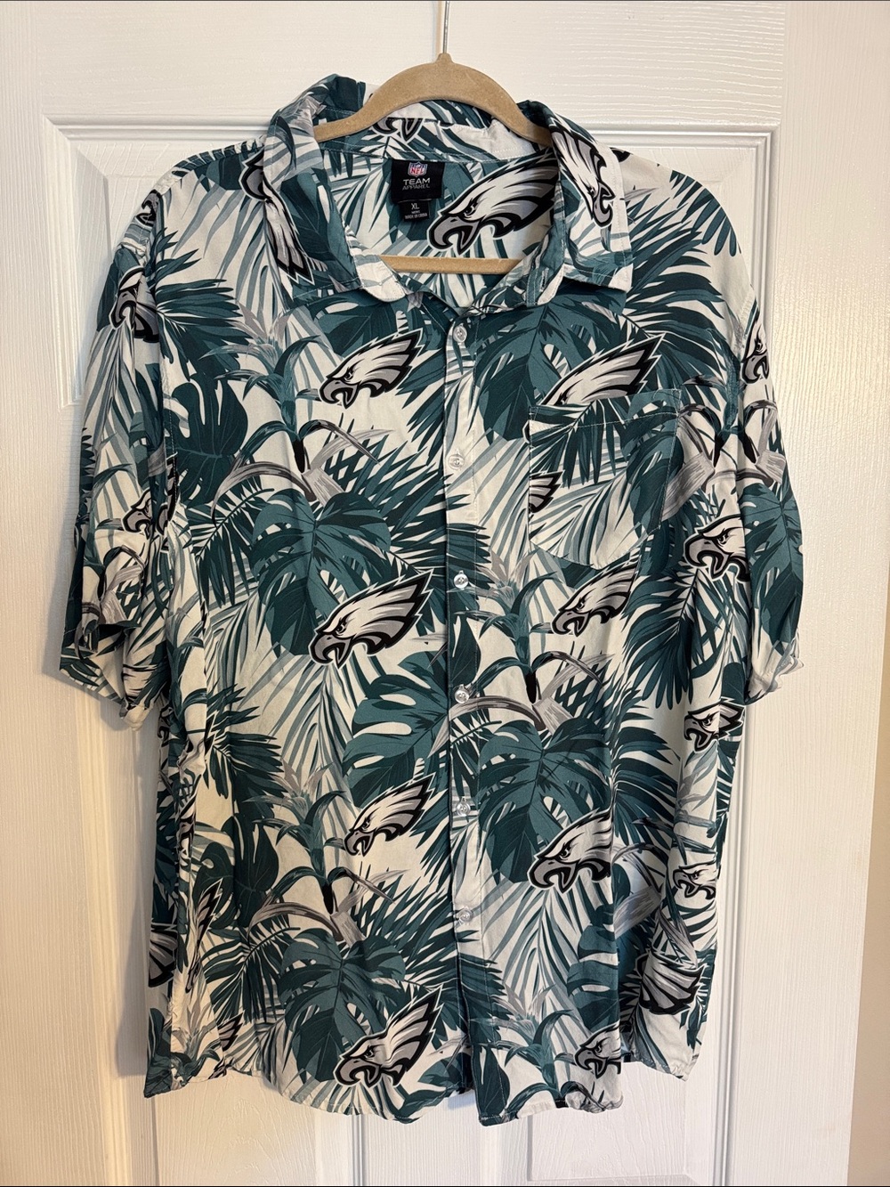 NFL Philadelphia Eagles Tropical Button-Down Shirt